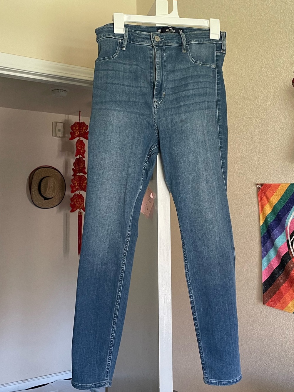 Hollister Women's Ultra High-Rise Jeans Legging
